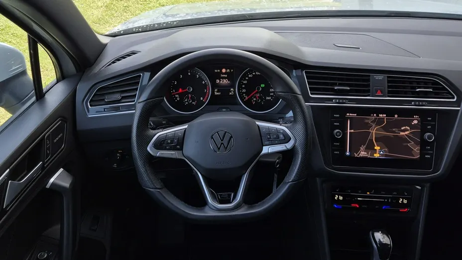 VOLKSWAGEN Tiguan -