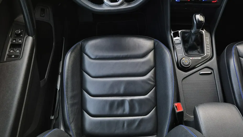 VOLKSWAGEN Tiguan -