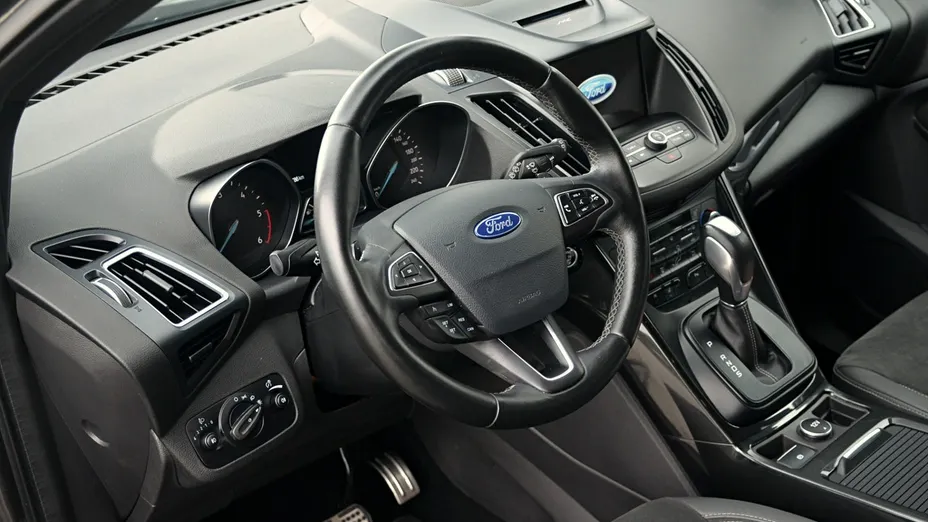 FORD Kuga -
