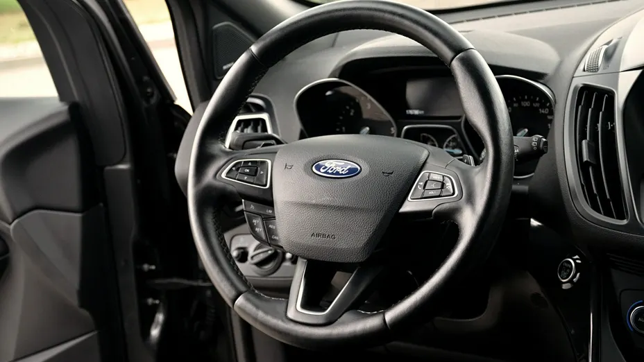 FORD Kuga -