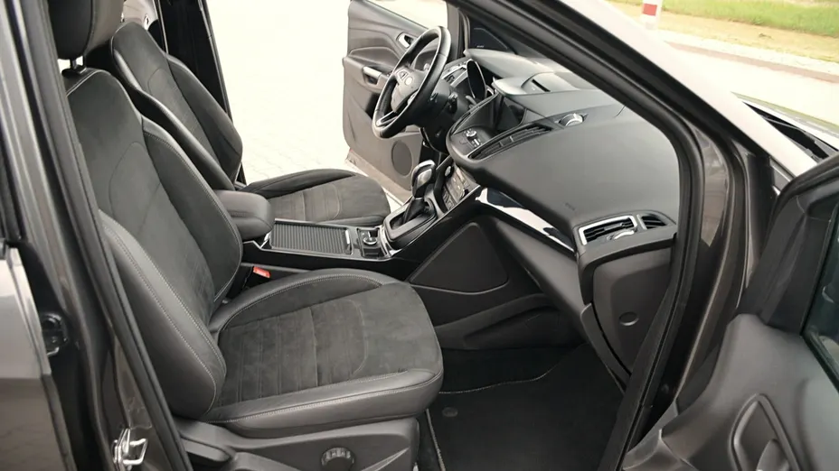 FORD Kuga -
