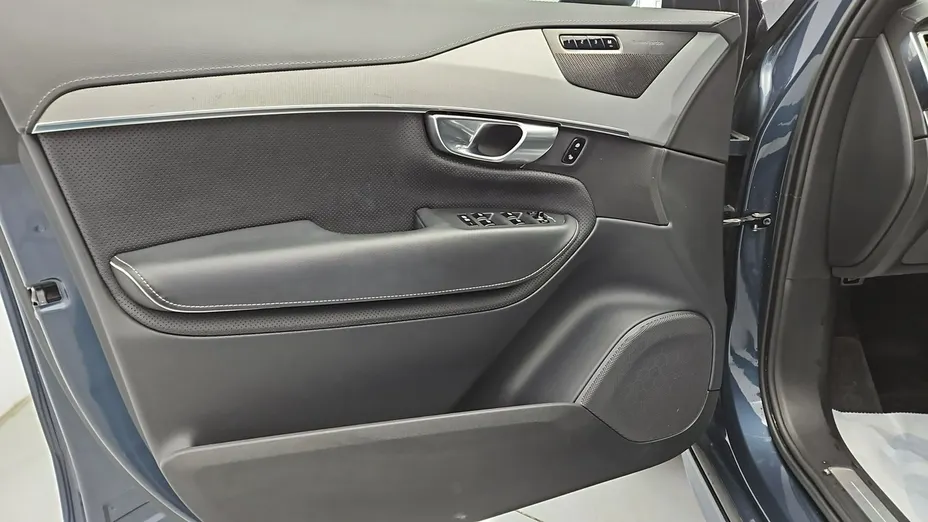 VOLVO XC90 -