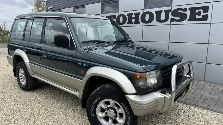 MITSUBISHI Pajero -