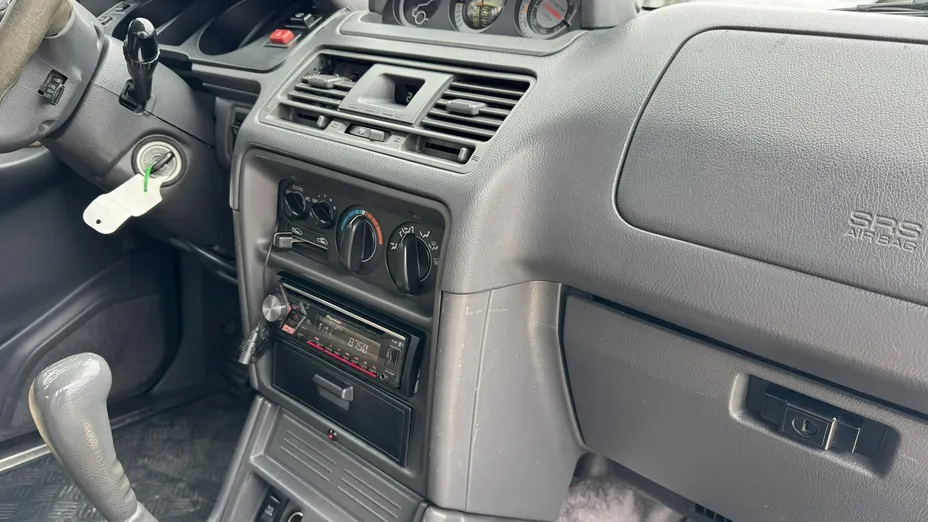 MITSUBISHI Pajero -