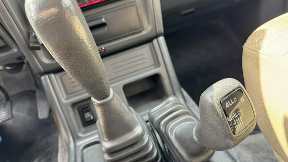 MITSUBISHI Pajero -