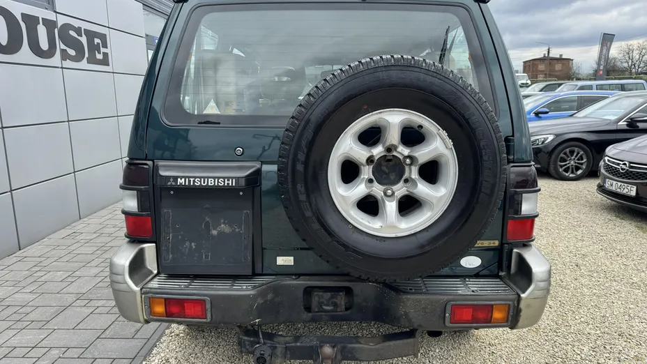 MITSUBISHI Pajero -