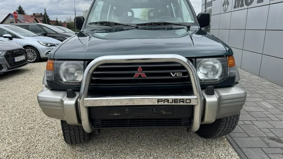 MITSUBISHI Pajero -