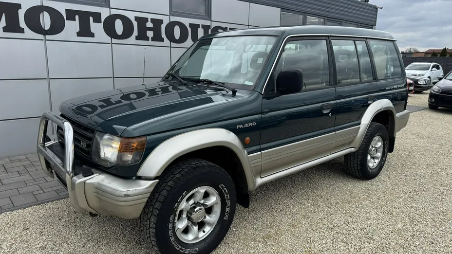 MITSUBISHI Pajero -