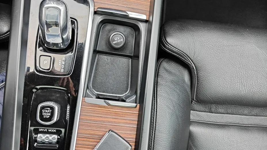 VOLVO XC60 -