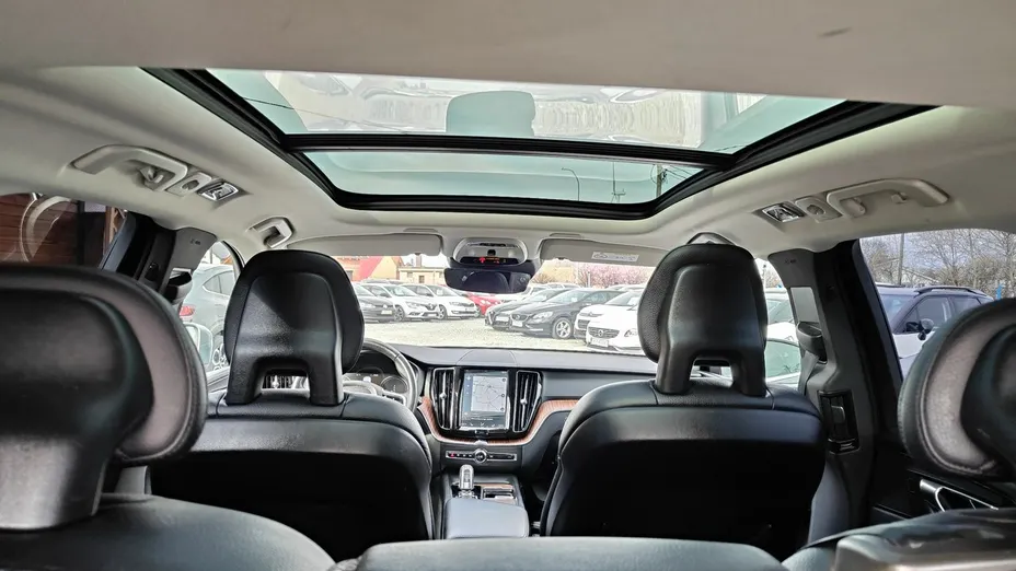 VOLVO XC60 -