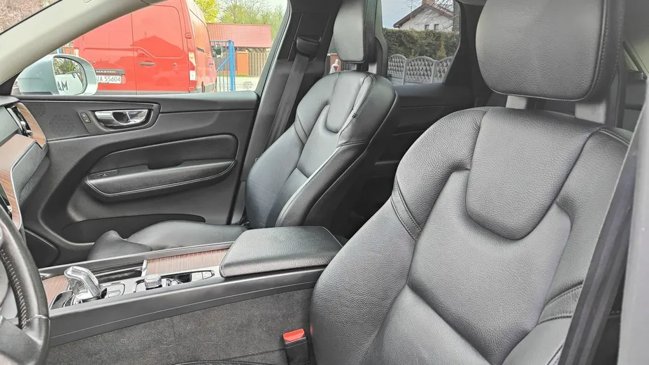VOLVO XC60 -