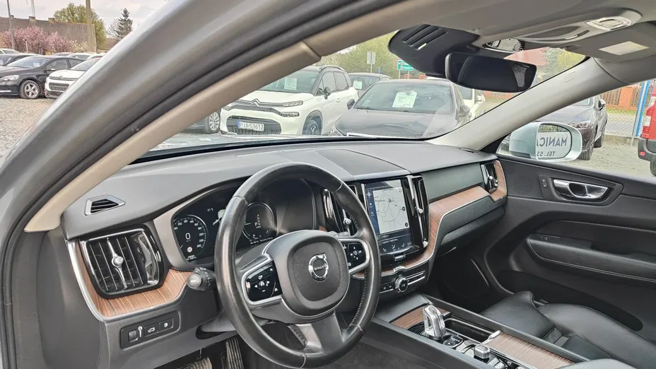 VOLVO XC60 -