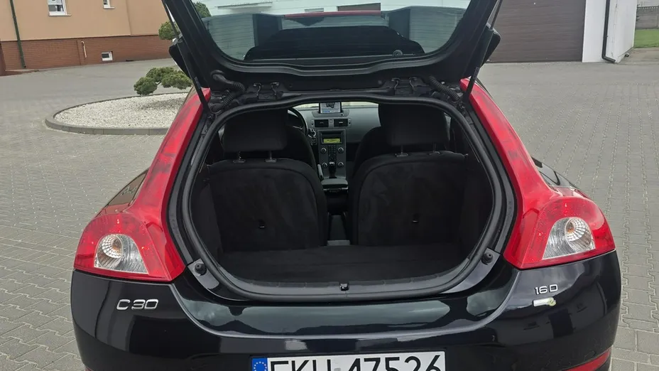 VOLVO C30 -