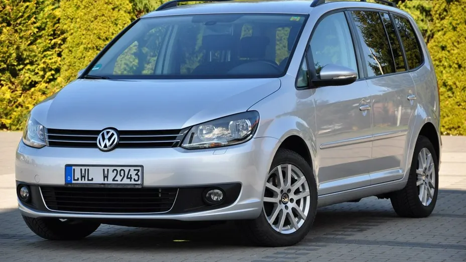 VOLKSWAGEN Touran -