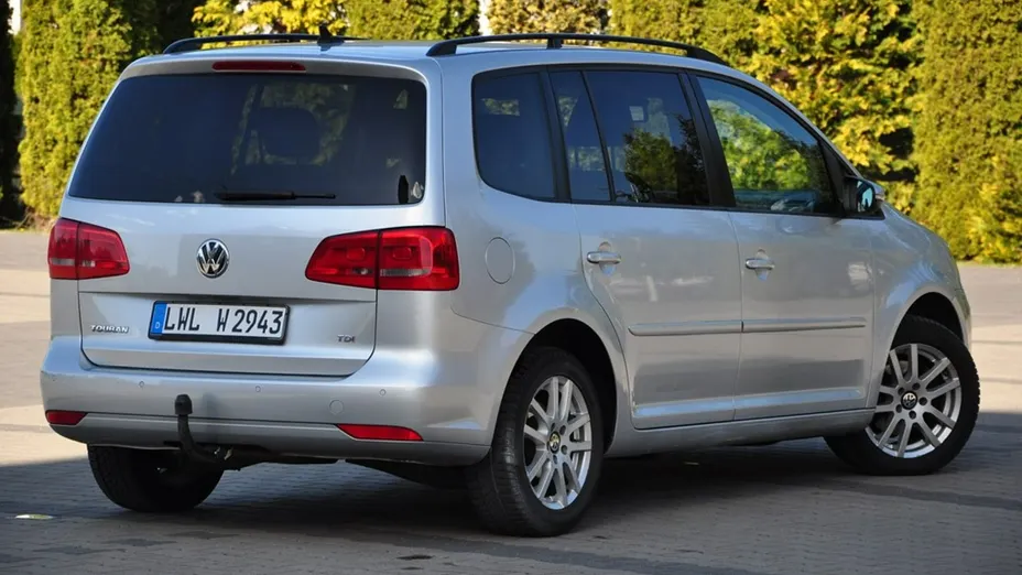 VOLKSWAGEN Touran -