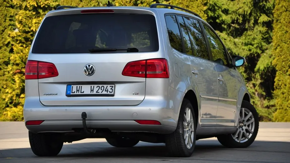 VOLKSWAGEN Touran -
