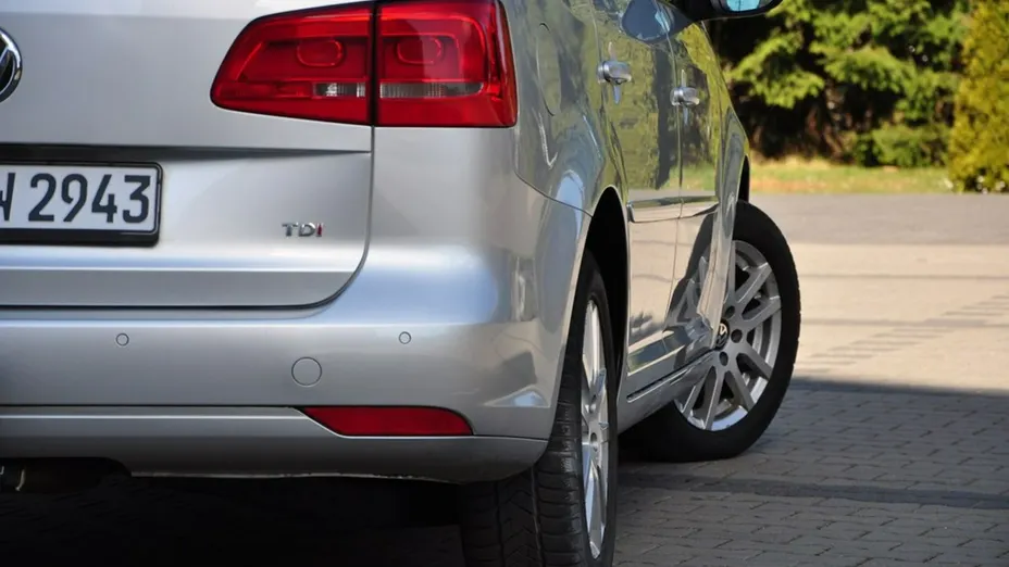 VOLKSWAGEN Touran -
