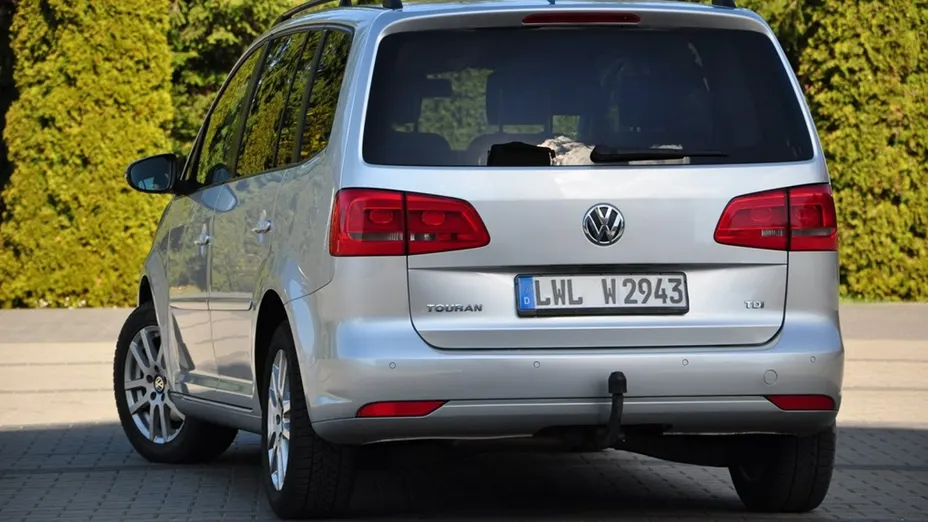 VOLKSWAGEN Touran -