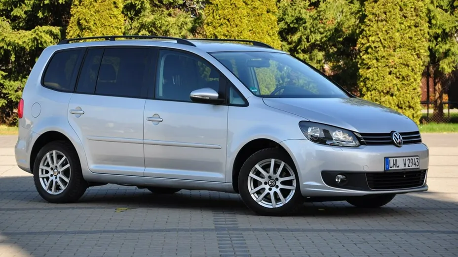 VOLKSWAGEN Touran -