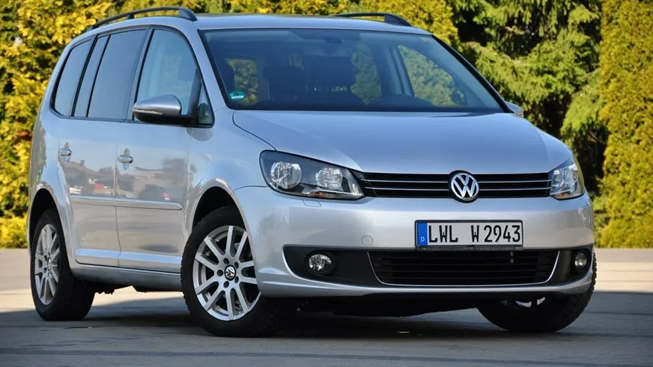 VOLKSWAGEN Touran -