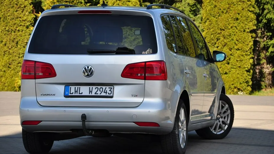 VOLKSWAGEN Touran -