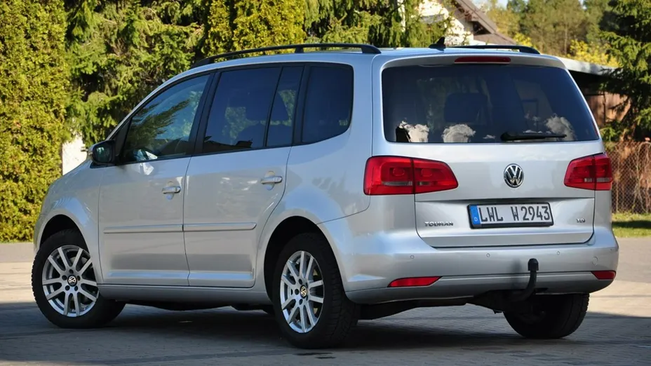 VOLKSWAGEN Touran -