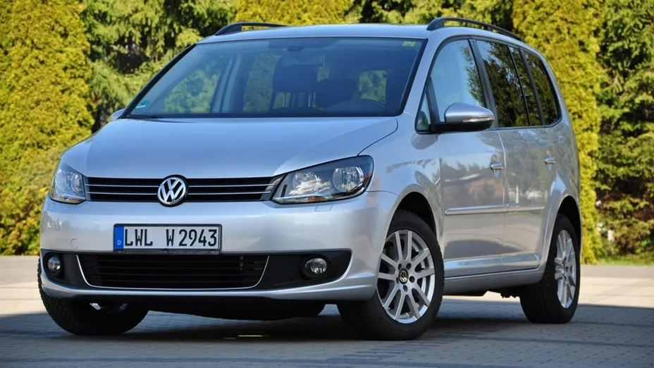 VOLKSWAGEN Touran -