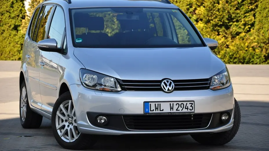 VOLKSWAGEN Touran -