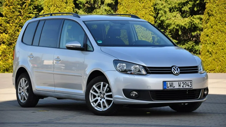 VOLKSWAGEN Touran -