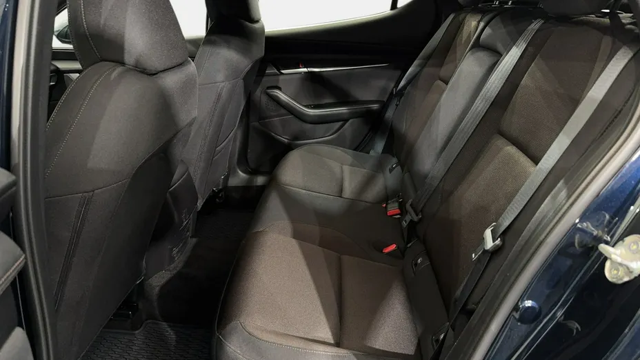 MAZDA 3 -