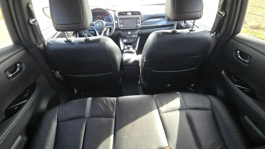 NISSAN Leaf -
