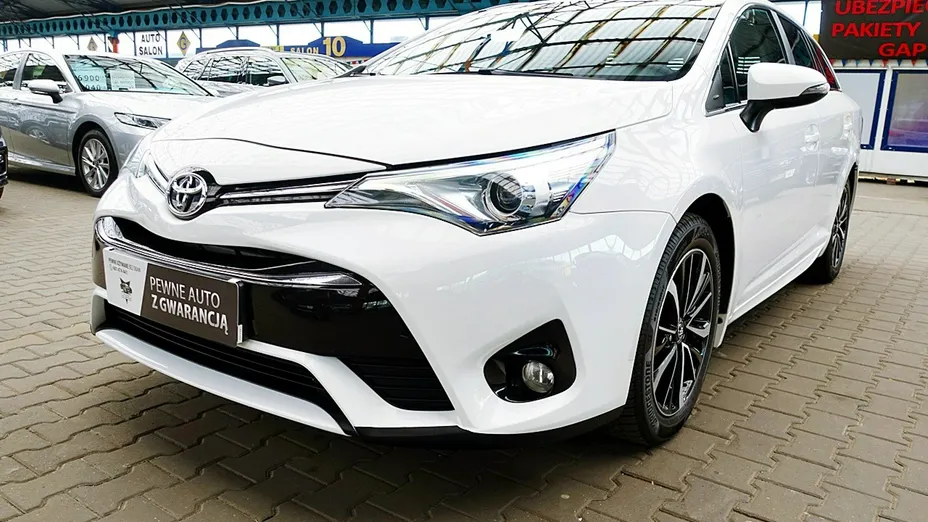 TOYOTA Avensis -