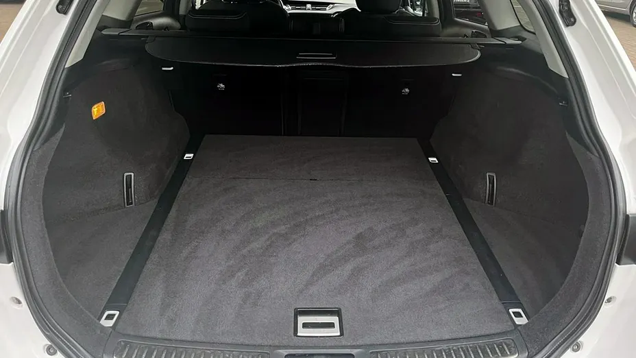 TOYOTA Avensis -