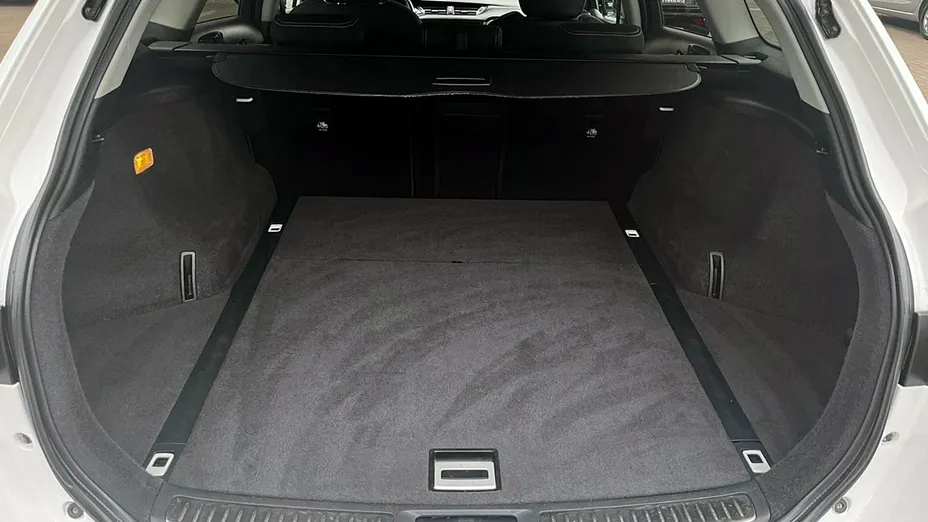 TOYOTA Avensis -