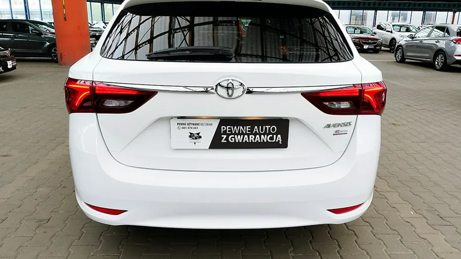 TOYOTA Avensis -