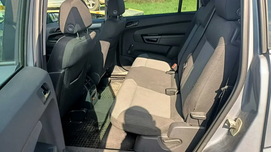OPEL Zafira -