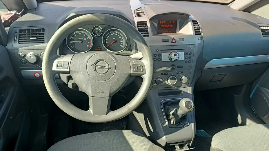 OPEL Zafira -