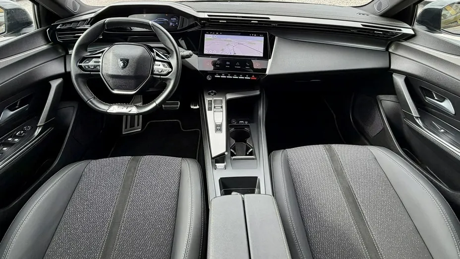 PEUGEOT 408 -