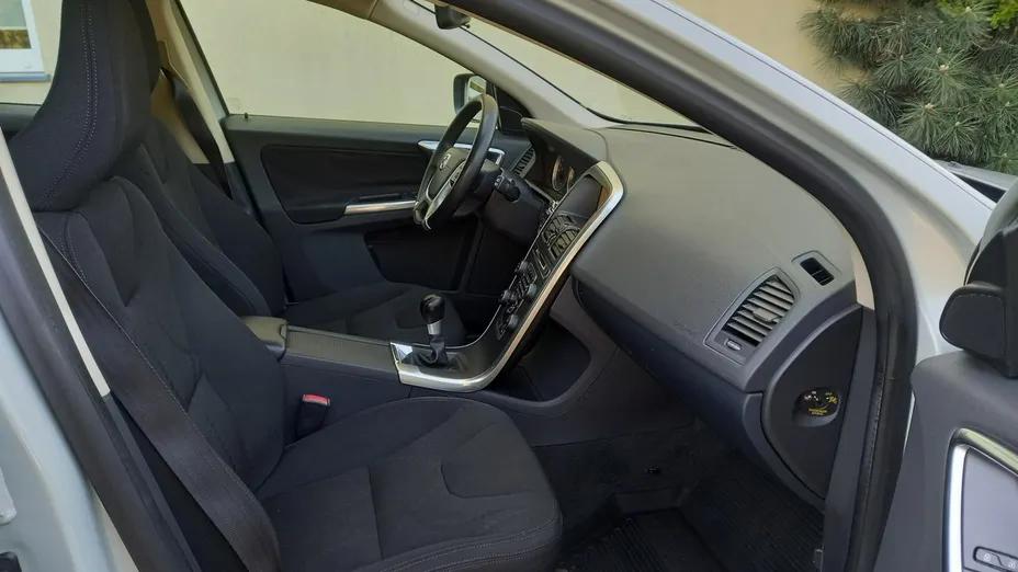 VOLVO XC60 -