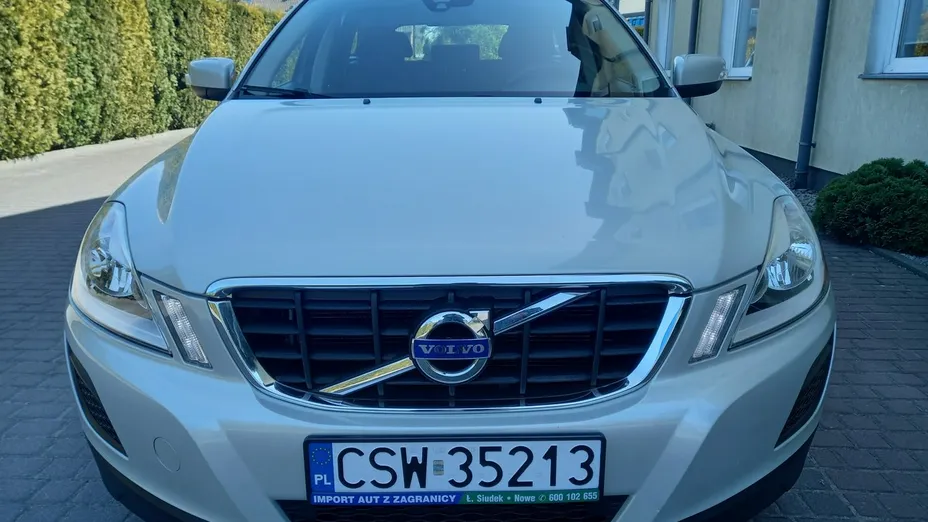 VOLVO XC60 -