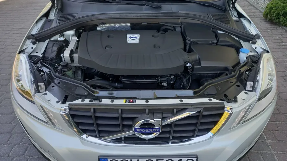 VOLVO XC60 -