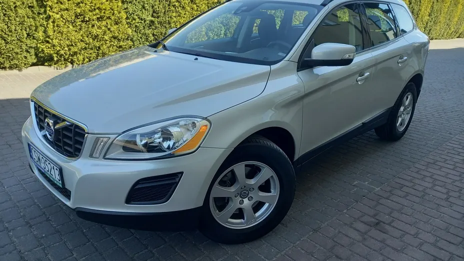 VOLVO XC60 -