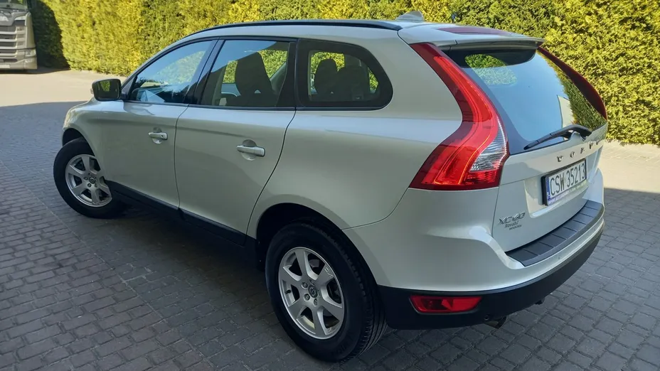 VOLVO XC60 -