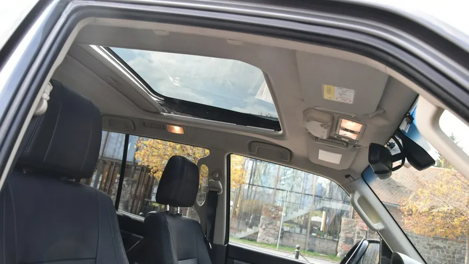 MITSUBISHI Pajero -