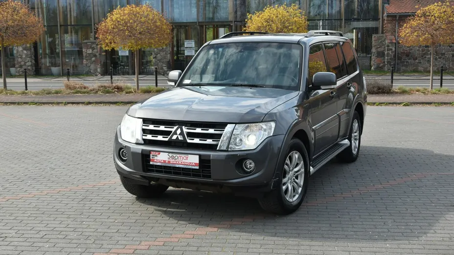 MITSUBISHI Pajero -