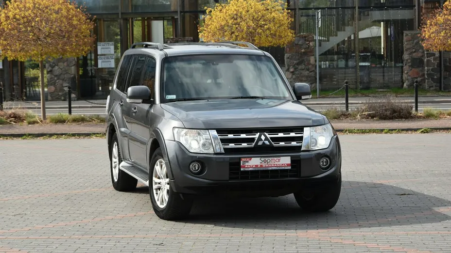 MITSUBISHI Pajero -