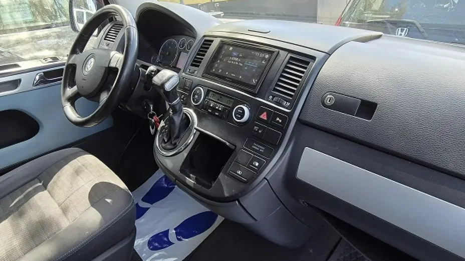 VOLKSWAGEN Multivan -