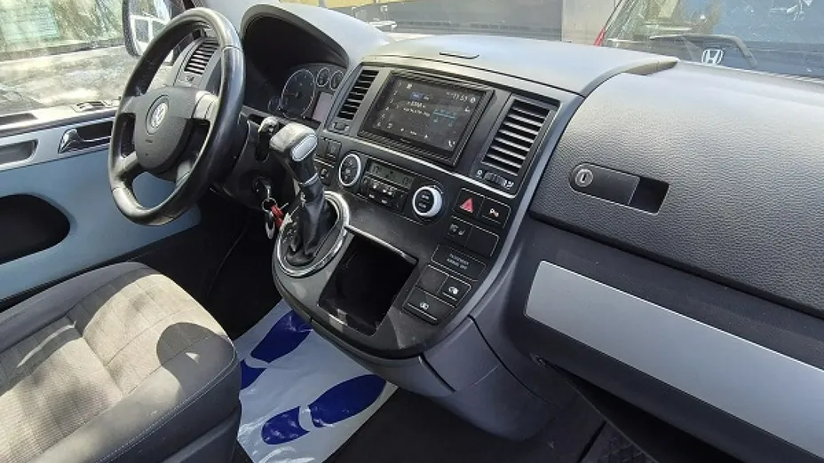 VOLKSWAGEN Multivan -
