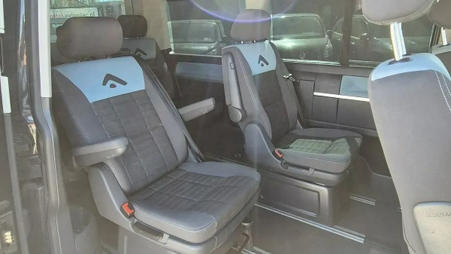 VOLKSWAGEN Multivan -