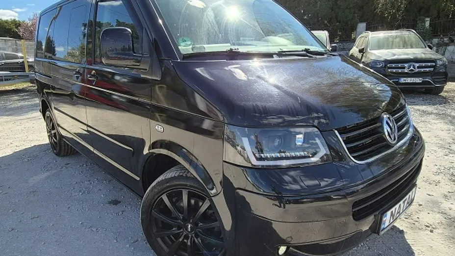 VOLKSWAGEN Multivan -